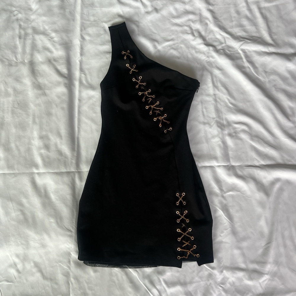 Elegant Black One-Shoulder Dress